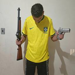 Two Guns Photo Edit