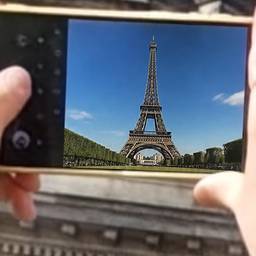 Eiffel Tower Screen Swap