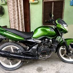 Après - Recoloration de moto verte