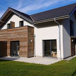 Vorher - Pergola Haus Außenansicht Bearbeitung