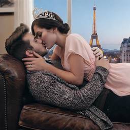 Paris Kiss Couple Swap