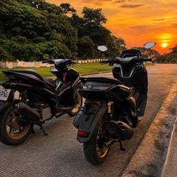 Après - Remplacement de Fond Moto au Coucher de Soleil