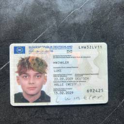 Antes - Editar data em carteira de identidade alemã