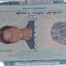 Avant - Carte d'identité brésilienne avec netteté améliorée
