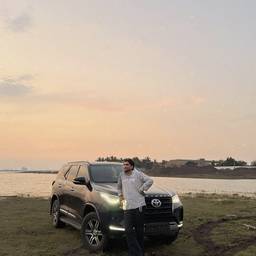 Avant - Échange de Personne dans une Photo de SUV