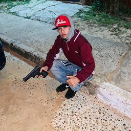 Depois - Adicionar uma pistola a uma foto