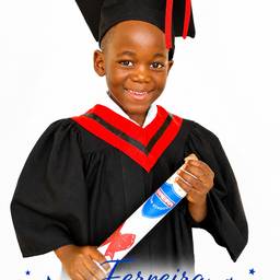 Après - Portrait de Remise des Diplômes Scolaire