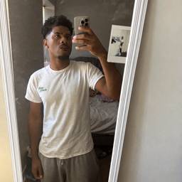 White Frame Mirror Selfie