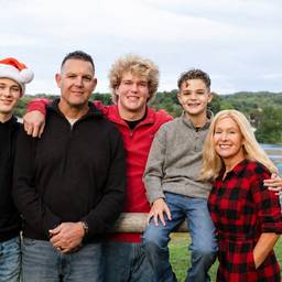 Complete the Family Photo