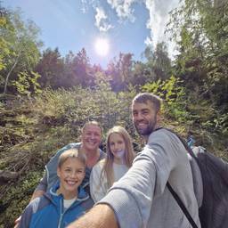 Vorher - Familienfoto mit Katze