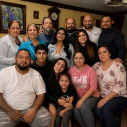 Depois - Mesclagem de Foto de Grupo Familiar