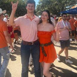 Après - Retouche Photo avec Geste Hook 'Em Horns