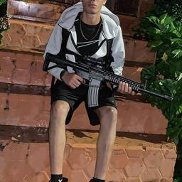 Après - Ajouter une Arme à une Photo