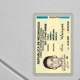 Depois - Limpeza de carteira de identidade da Nicarágua