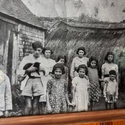 Avant - Photo de Famille Vintage Colorisée