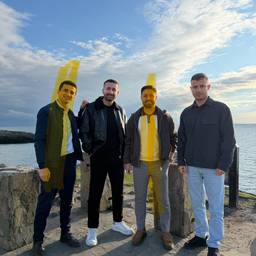 Avant - Supprimer des Personnes d'une Photo de Groupe