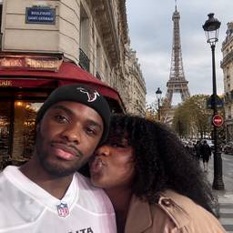 Paris Couple Selfie