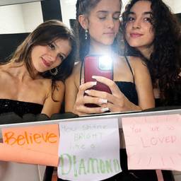 Flash Effect Mirror Selfie