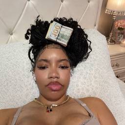 Selfie Scene Expansion