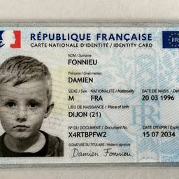 Después - Editar tarjeta de identificación francesa