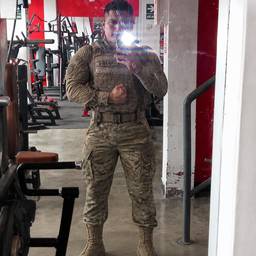 Después - De Selfie en el Gimnasio a Soldado