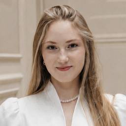 Avant - Portrait sur fond uni propre