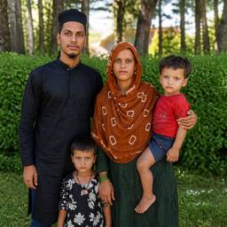 Family Group Photo Merge