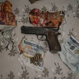 Realistic Pistol Prop Scene