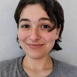 Frizz-Free Hair Retouch