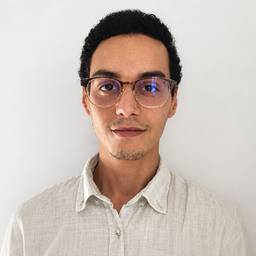 Uncrop Portrait to Square