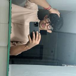 Antes - Correção de tinta em selfie no espelho