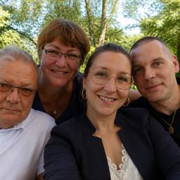 Group Photo Merge