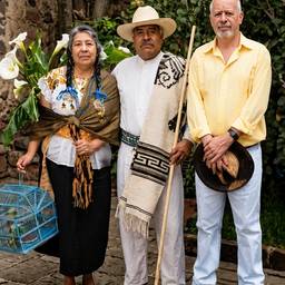 Person Swap in Family Photo