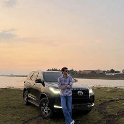 Après - Échange de Personne dans une Photo de SUV