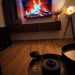 Wire-Free Cozy Living Room
