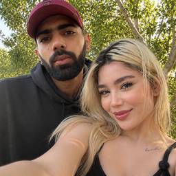 Après - Deux photos, un selfie