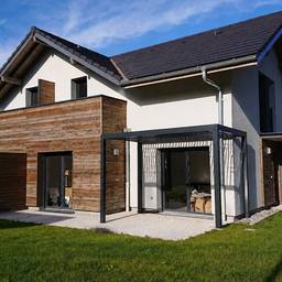 Nachher - Pergola Haus Außenansicht Bearbeitung