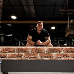 Gym Portrait Skin Retouch