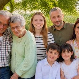 Depois - Combinação de Fotos de Família