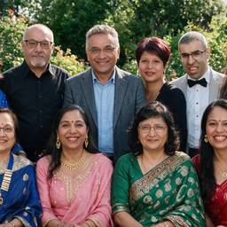 Family Group Photo Composer