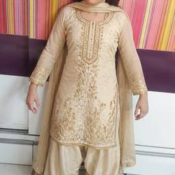 Ethnic Outfit Change