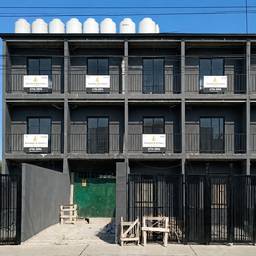 Straighten Building Photo