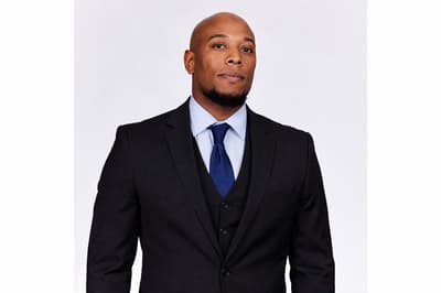 Antes - Retrato profesional con mirada directa