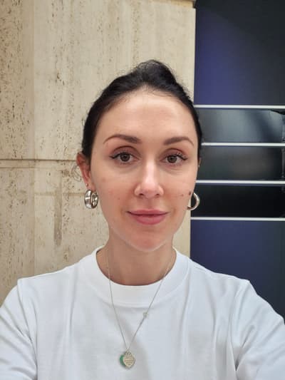 Before - AI Hairstyle Edit