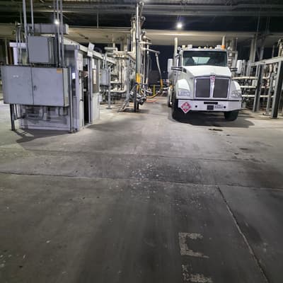 Avant - Modèles bikini casque de chantier