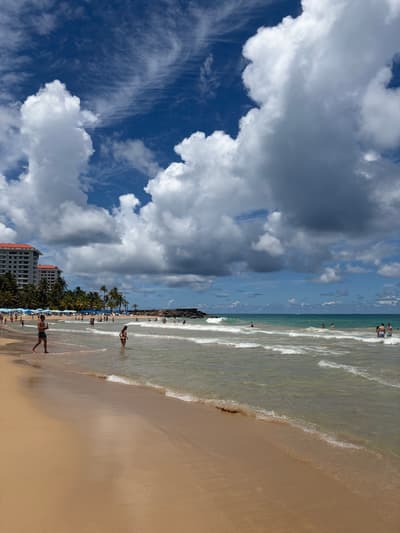 Antes - Céu Azul Claro da Praia