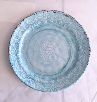 ビフォー - デザイナープレートのテーブルセッティング