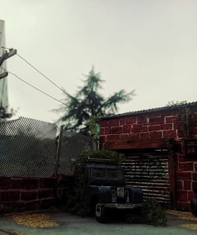 Avant - Scène Abandonnée Brumeuse