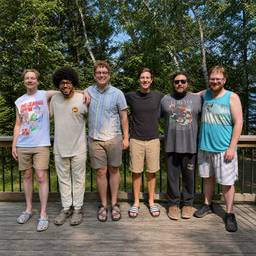 Merge Group Photos AI