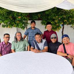 Add Person to Group Photo